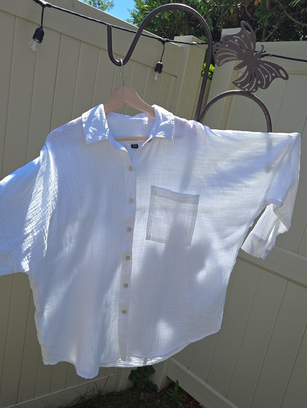 American Eagle Outfitters White Casual Button-Down Shirt